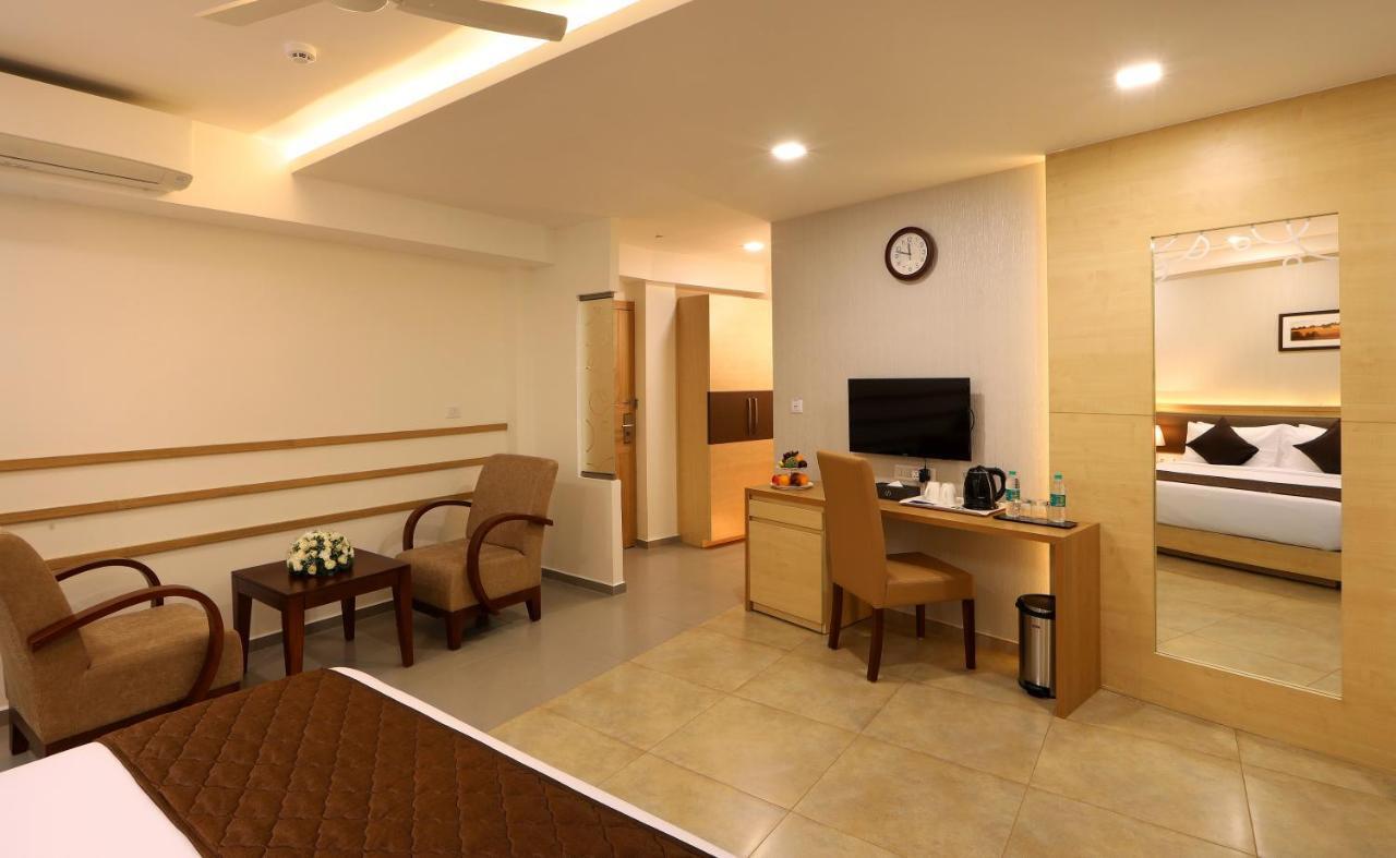 Flora Charishma Residency Aluva Hotel Kochi Exterior photo