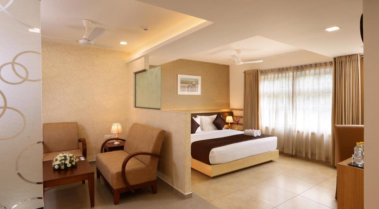 Flora Charishma Residency Aluva Hotel Kochi Exterior photo